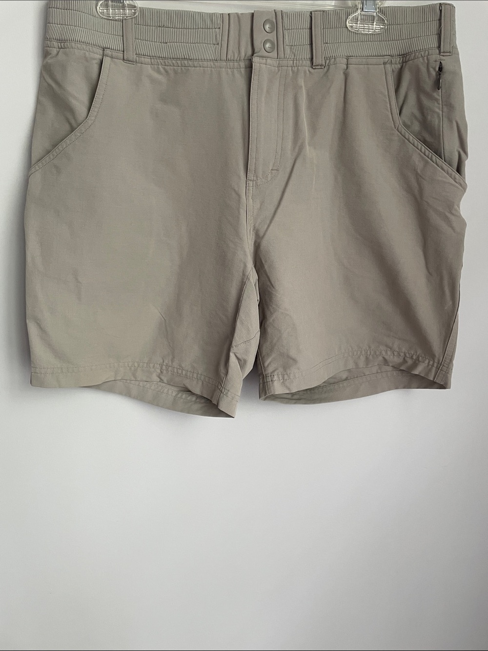 Simms Men's Performance Khaki Fishing  Shorts Size XL